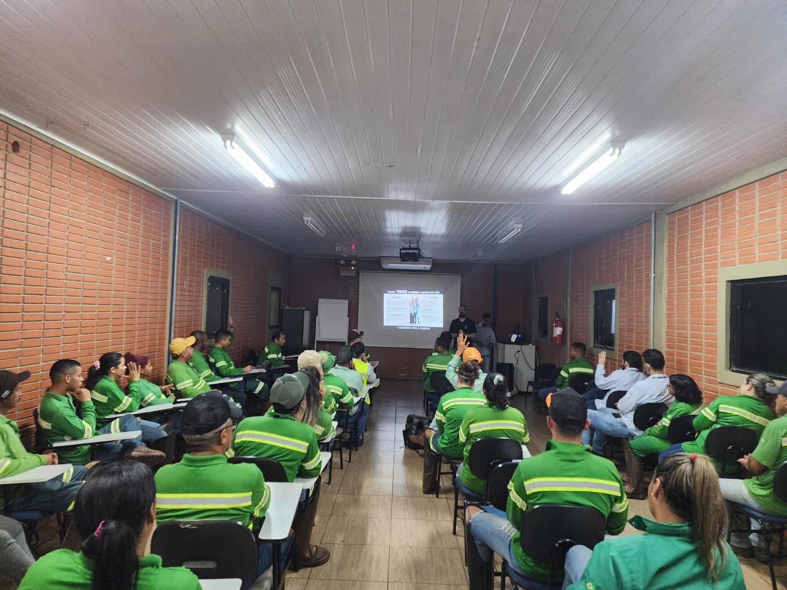 Educação financeira é tema de palestra aos colaboradores da Delta Sucroenergia