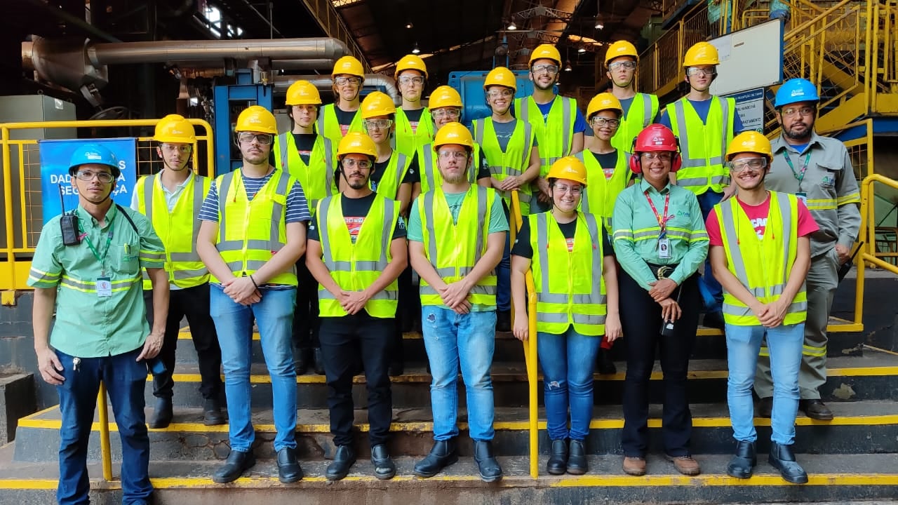 Alunos da UFTM visitam a Delta Sucroenergia