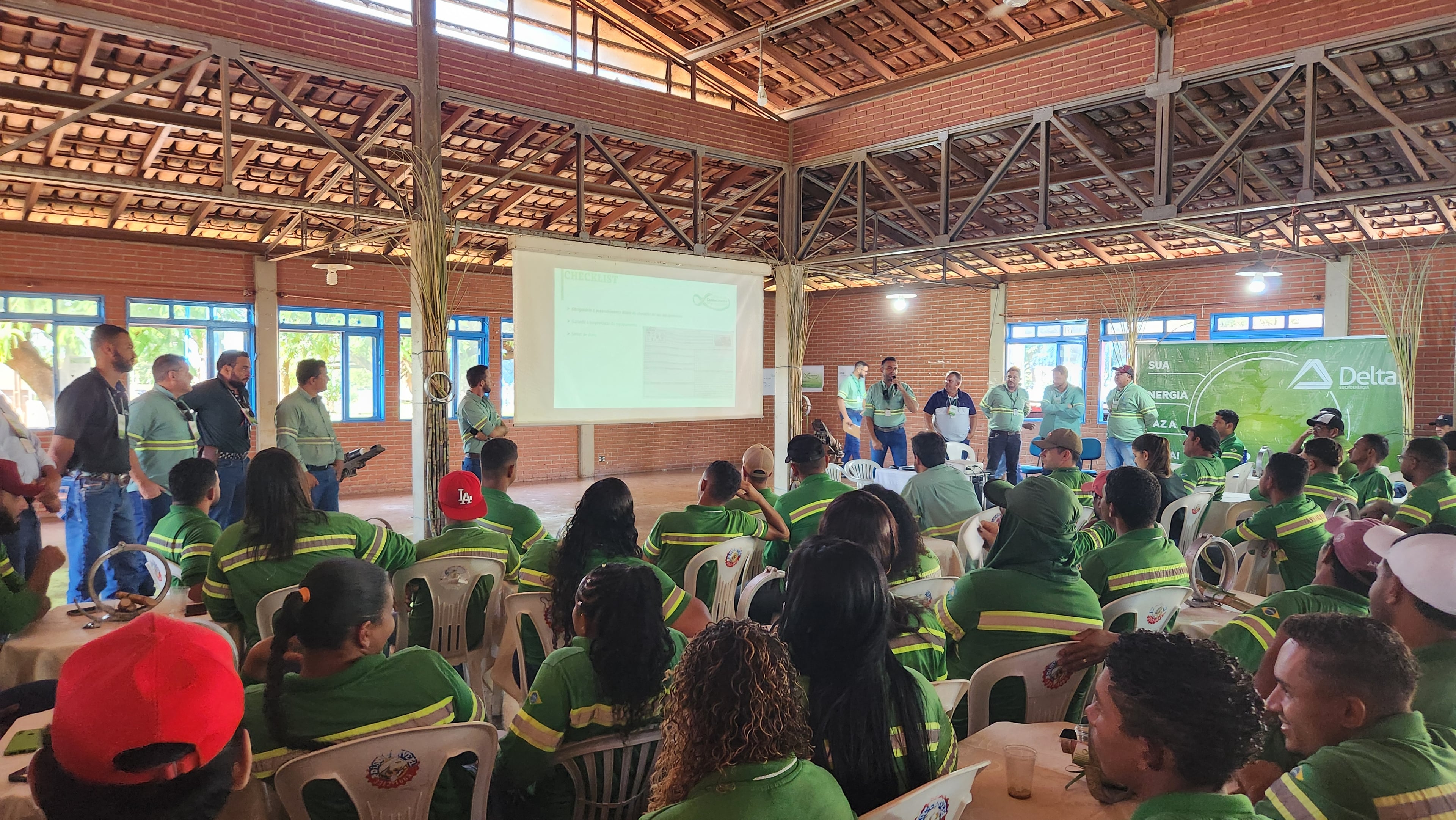 Circuito do Conhecimento chega no setor de Irrigação e Cultivo