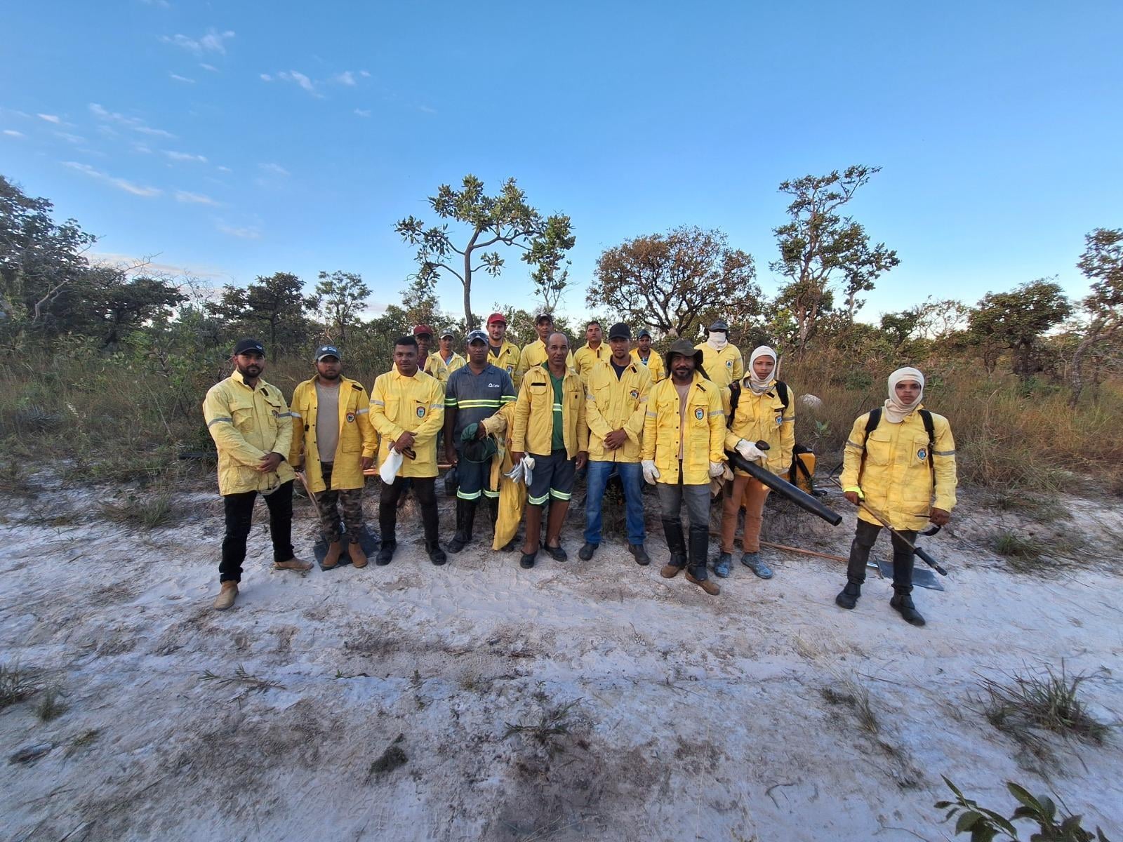 Colaboradores da Delta participam de treinamento de combate a incêndio florestal em Serra das Araras