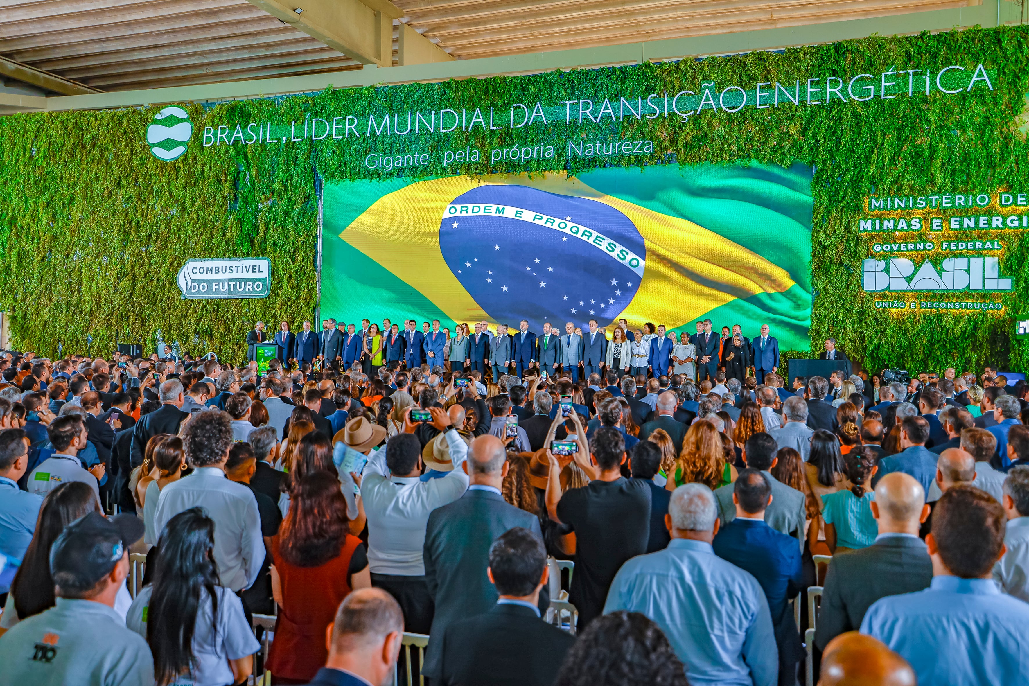 Delta esteve presente na sanção da Lei dos Combustíveis do Futuro